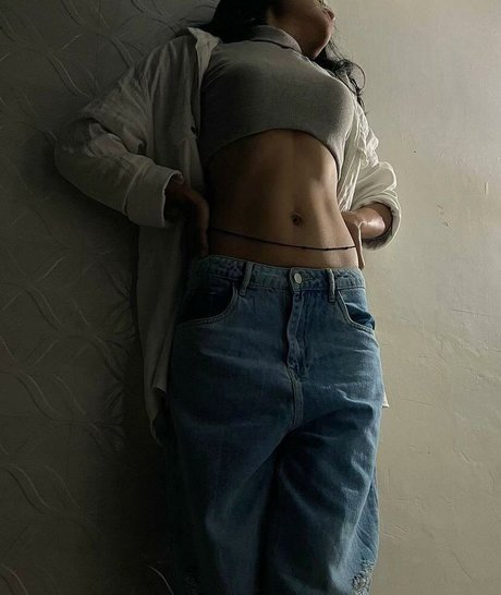 Обнаженная фотография утечки OnlyFans от Skinnywaistfitbabe