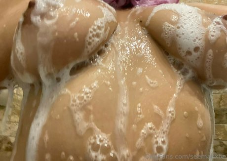Naken läckt OnlyFans-bild av Seemabxbe