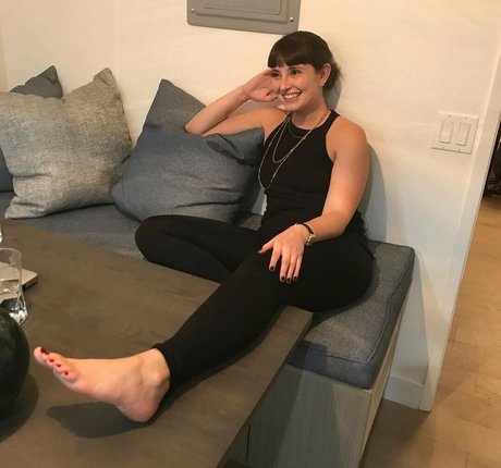 Allison Raskin OnlyFansリークヌード写真