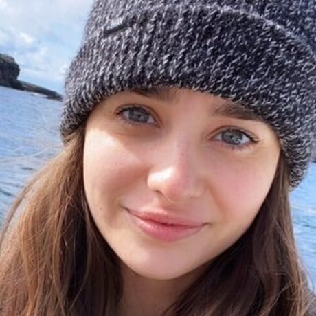 Alaston vuotanut OnlyFans-kuva Holly Earl