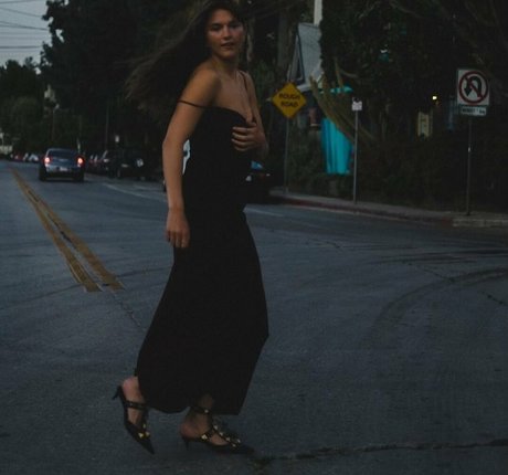 Naken lekkede OnlyFans-bilde av Chloe East