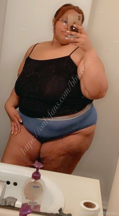 Naken lekkede OnlyFans-bilde av Bbwcenc