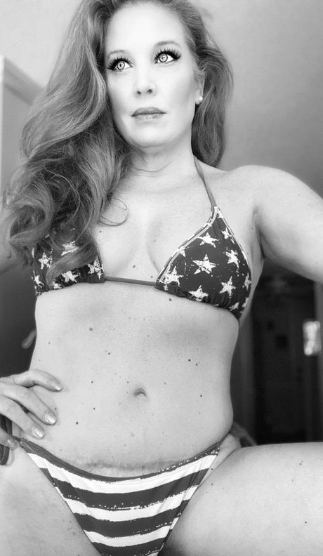 Nahá fotka uniklých OnlyFans od Tammera Carter