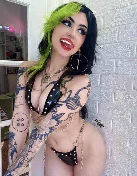 Naken läckt OnlyFans-bild av Lilbatty