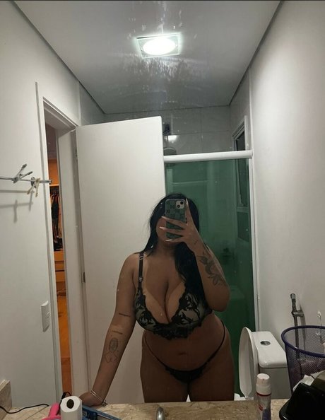 Обнаженная фотография утечки OnlyFans от Mandy Lia