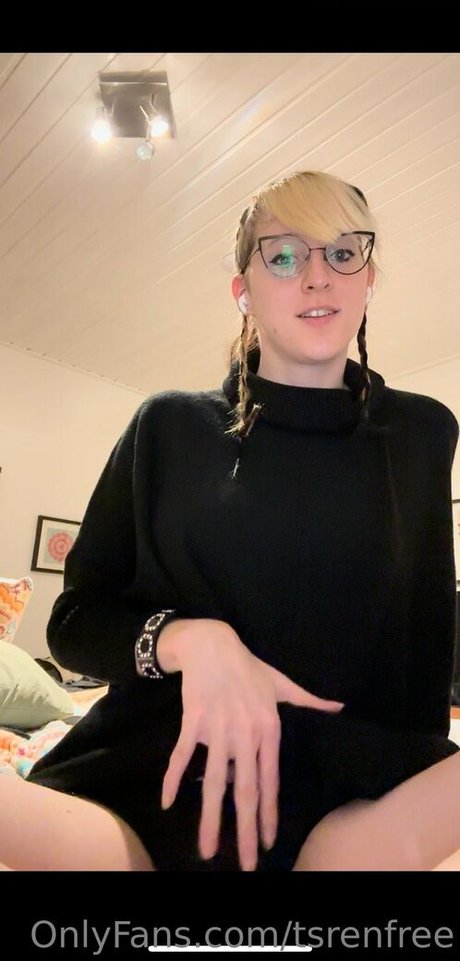 Gothravemomfree  nude leaked OnlyFans photo