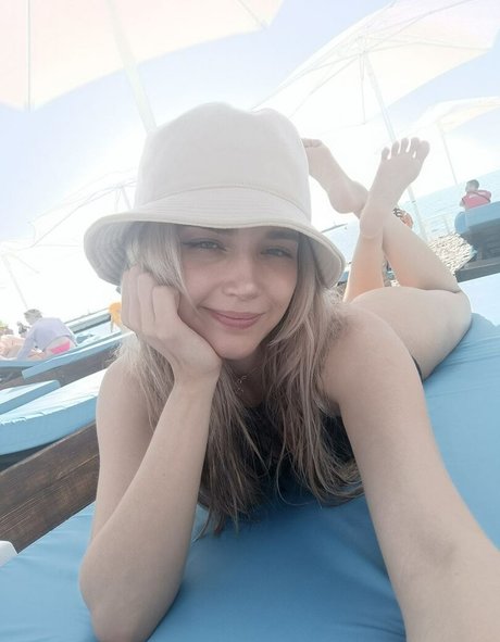 Nahá fotka uniklých OnlyFans od Alinanameli