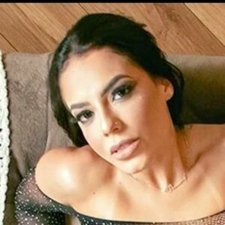 Alasti lekkinud OnlyFans-i pilt Thauany Faccini