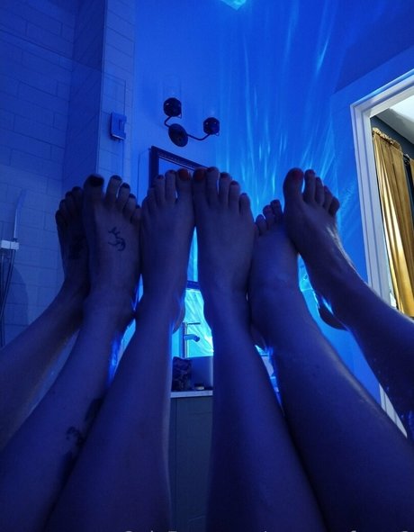 Mommyfeetx2