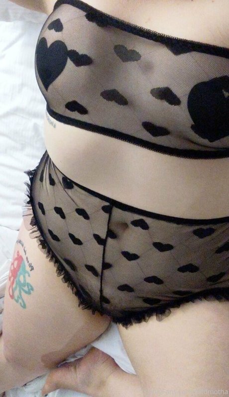Nahá fotka uniklých OnlyFans od Wildmotha