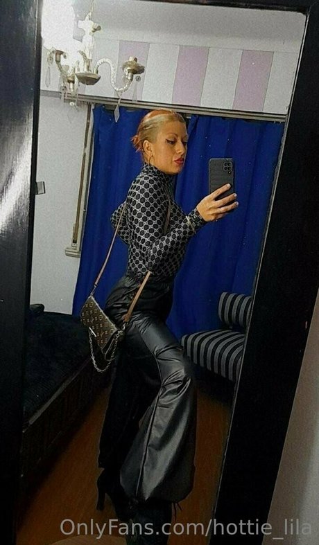 Nahá fotka uniklých OnlyFans od Hottielila