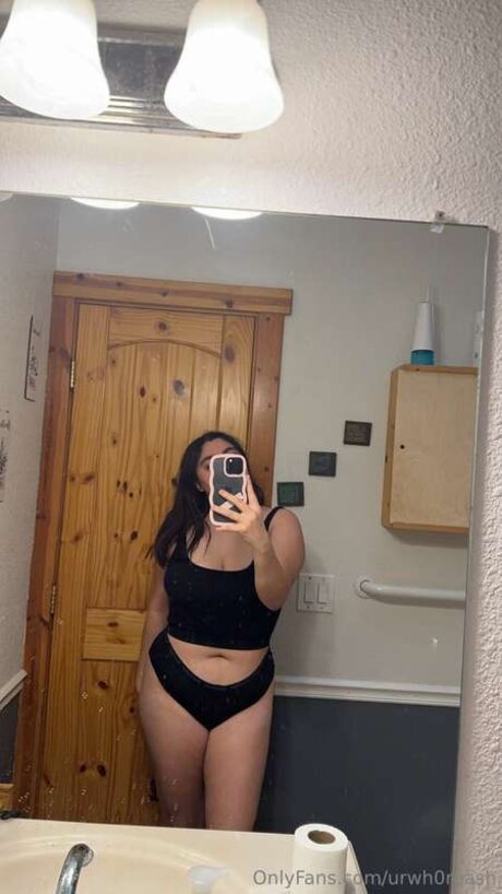 Naken läckt OnlyFans-bild av Urwh0reash