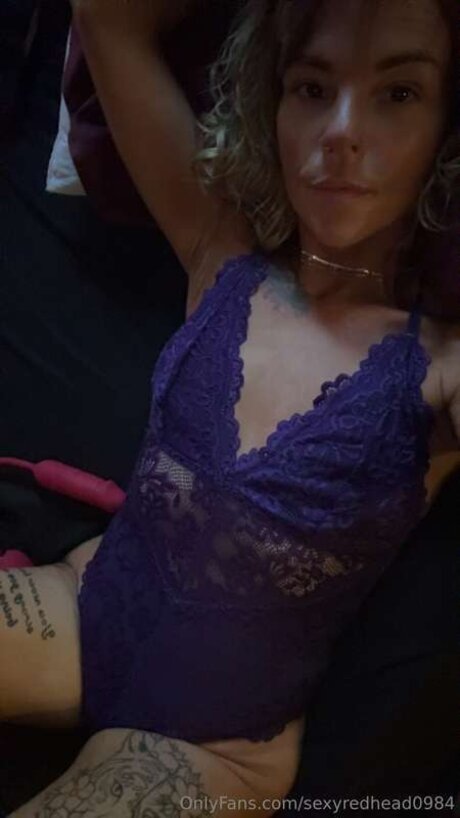 Nøgent lækket OnlyFans-billede af Sexyredhead0984