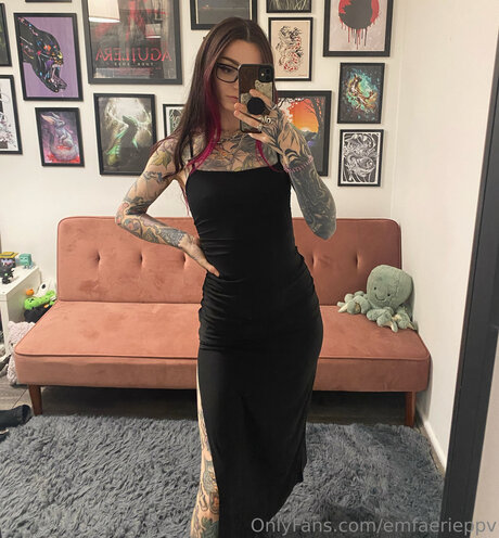 Foto desnuda filtrada de OnlyFans de Emfaerieppv