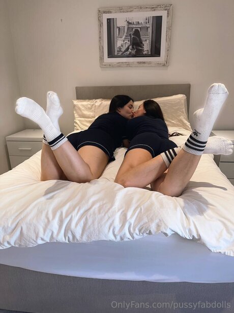 Naken lekkede OnlyFans-bilde av Pairaffair