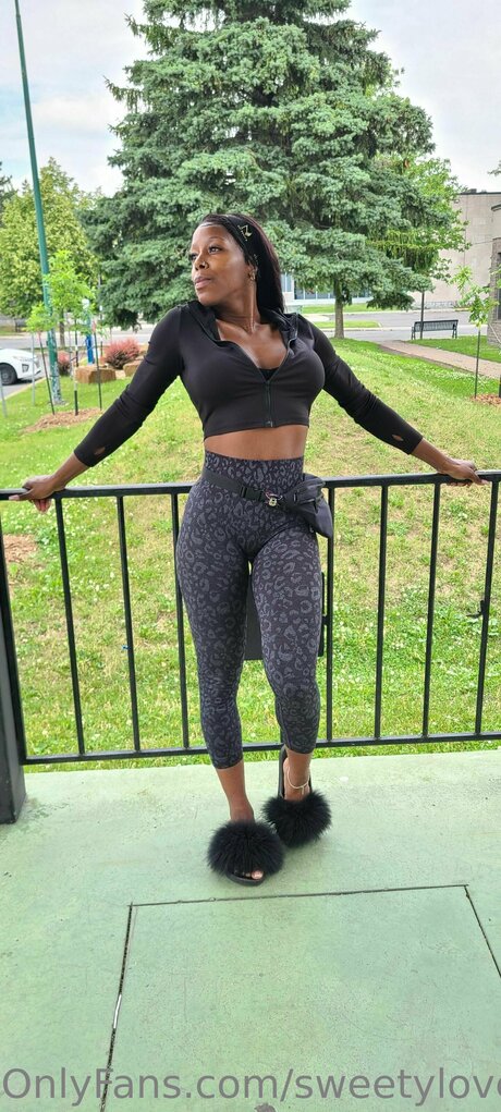 Naakte gelekte OnlyFans-foto van Sweetylove91