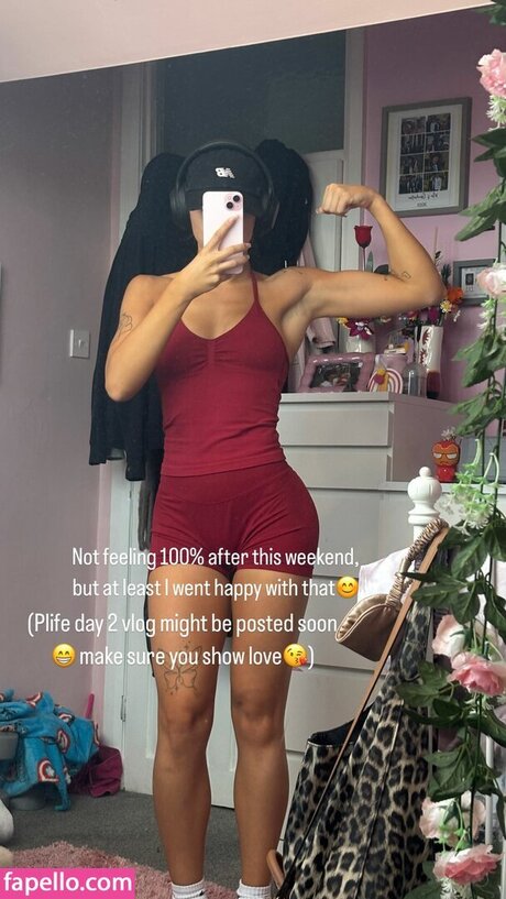 Naakte gelekte OnlyFans-foto van Mkdobo