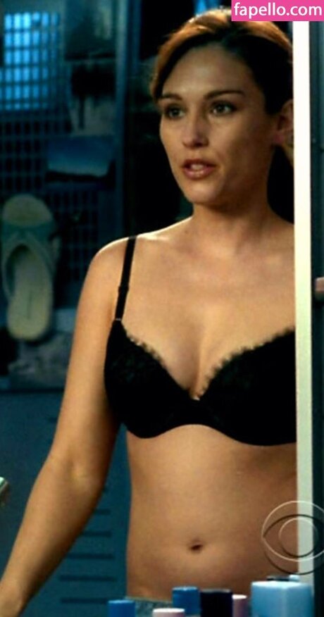 Amy Jo Johnson