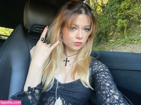 Foto di nudo di fuga di OnlyFans di Nikki Hahn