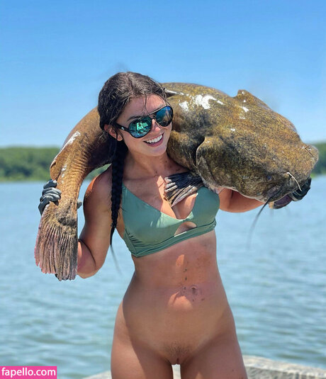 LNL's Social Media Influencer AI Fakes Mega