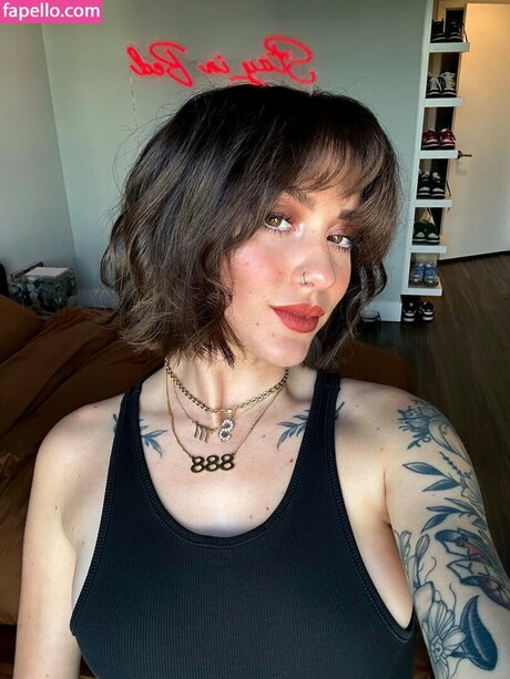 Naken lekkede OnlyFans-bilde av Earthdarling
