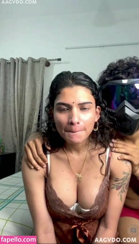 Foto nua vazada do OnlyFans de Resmirnair