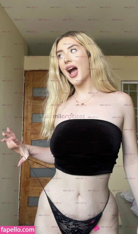 Naken lekkede OnlyFans-bilde av Larusaxoxo