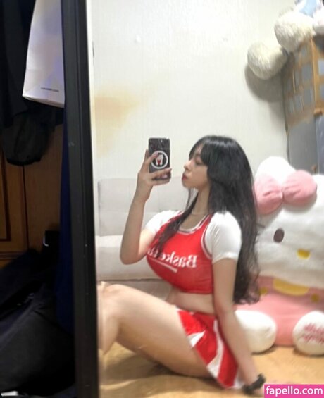 Alaston vuotanut OnlyFans-kuva Soooyaee