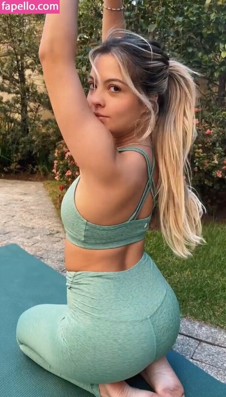 Julia Gomes