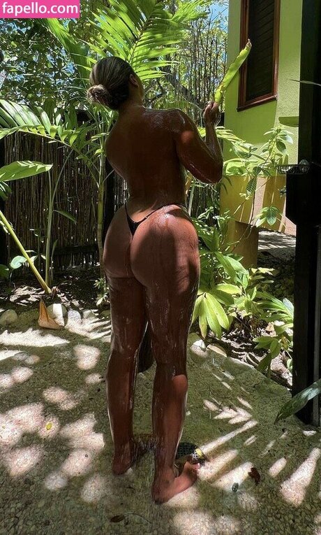 Naken lekkede OnlyFans-bilde av Natalie Gessey