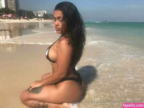 Nøgent lækket OnlyFans-billede af Bettina Alvarenga