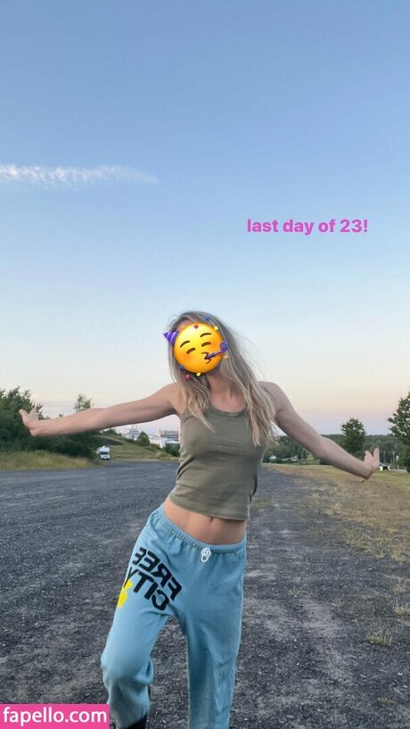 Naakte gelekte OnlyFans-foto van Kamilla Kowal
