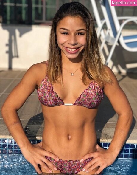 Naken läckt OnlyFans-bild av Flvia Saraiva