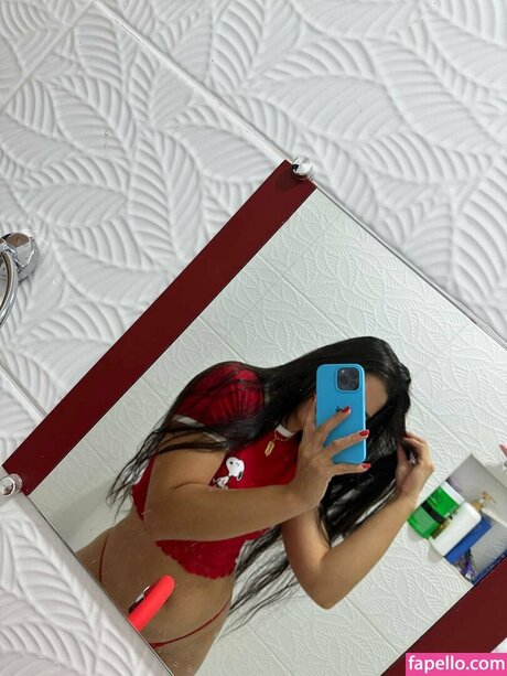 Alasti lekkinud OnlyFans-i pilt Thais Aruna