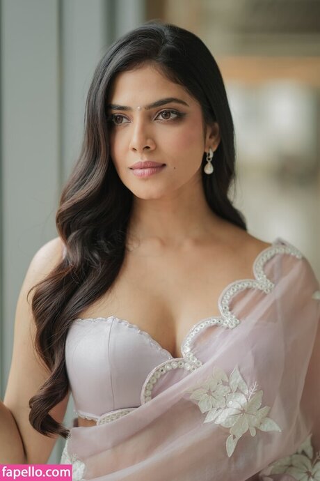 Naakte gelekte OnlyFans-foto van Malavika Mohanan