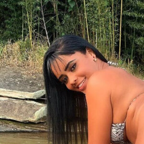 Naakte gelekte OnlyFans-foto van Samantha Santiago