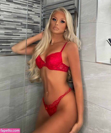 Naken läckt OnlyFans-bild av Maddie Tagg