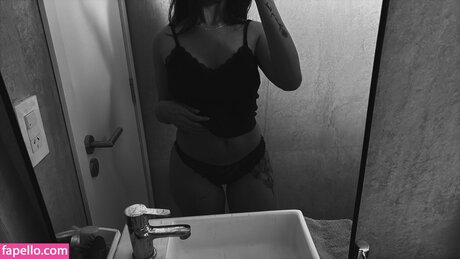 Nagie wyciekłe zdjęcie OnlyFans od Kiaratorrent
