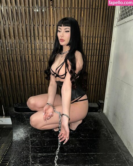 Naken lekkede OnlyFans-bilde av Sweetseverine