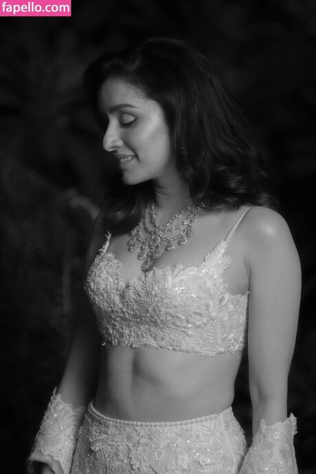 Foto di nudo di fuga di OnlyFans di Shraddha Kapoor