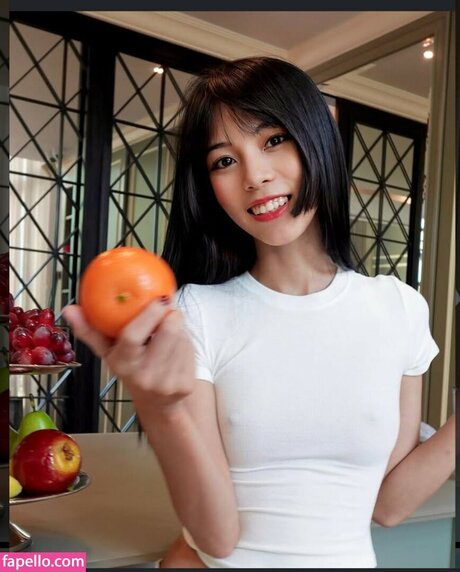 Naken läckt OnlyFans-bild av Lia Asian
