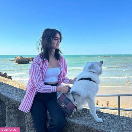 Alaston vuotanut OnlyFans-kuva Juliette Arz