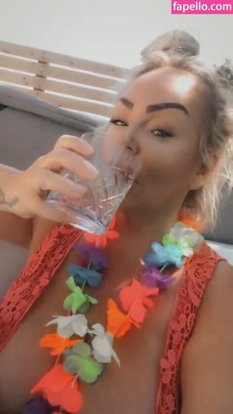 Mercedes Twitter Milf