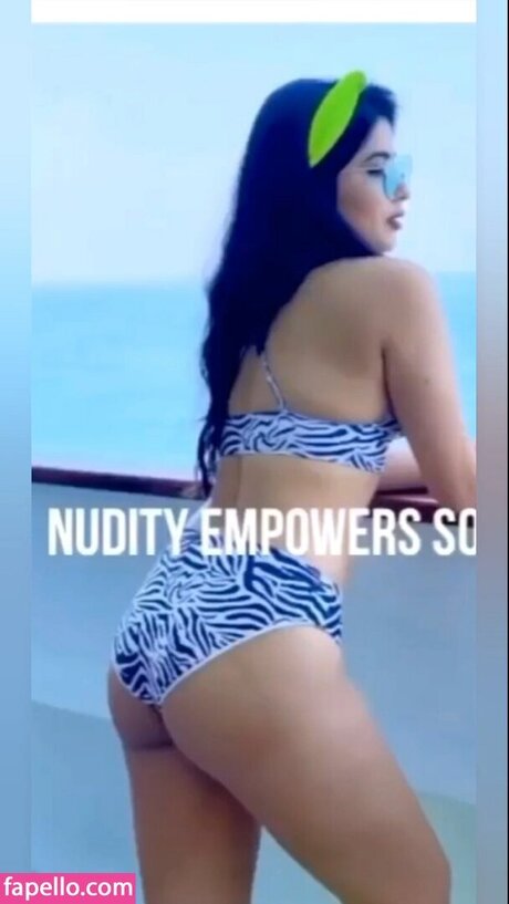 Naken lekkede OnlyFans-bilde av Nikita Sharma