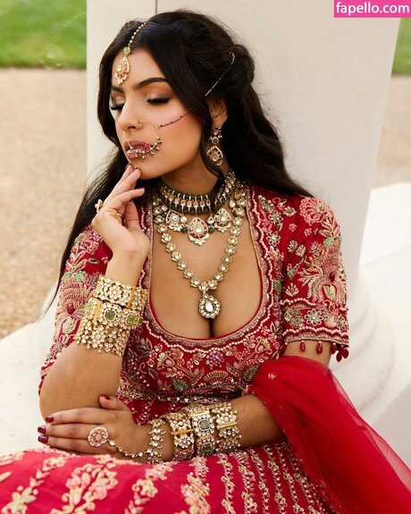 Naken läckt OnlyFans-bild av Jaya Thandi