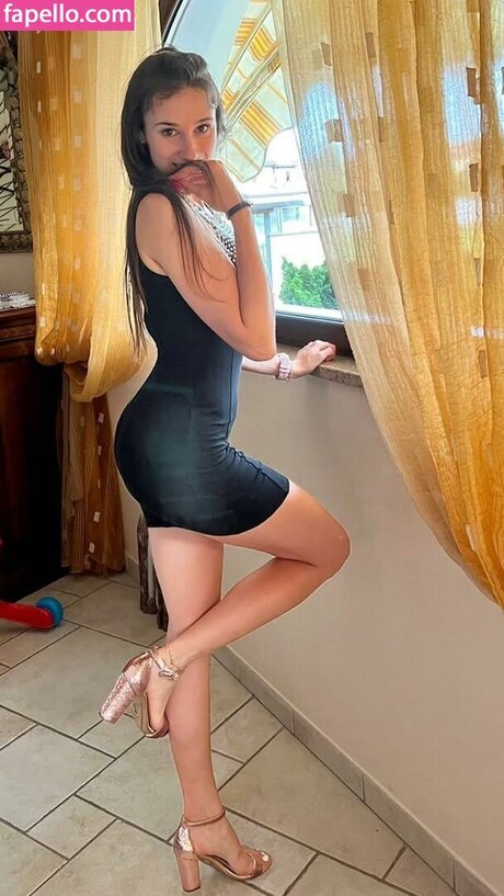 Naken lekkede OnlyFans-bilde av Elisa Santinon