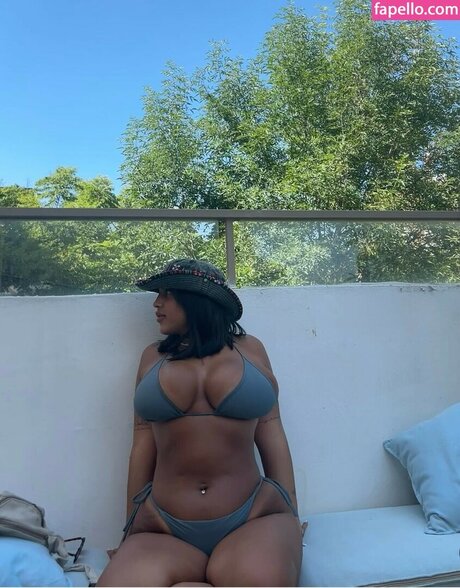 Обнаженная фотография утечки OnlyFans от Maya Gorali