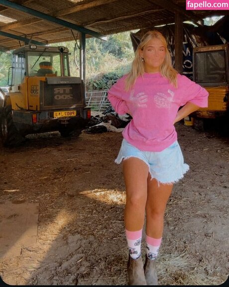 Harriet Cowan From Clarksons Farm