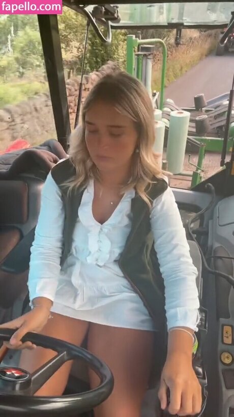 Nagie wyciekłe zdjęcie OnlyFans od Harriet Cowan From Clarksons Farm