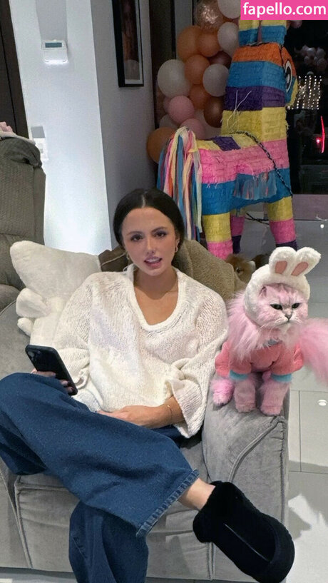 Lily Mo Sheen